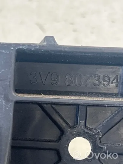Skoda Superb B8 (3V) Takapuskurin kannake 3V9807394