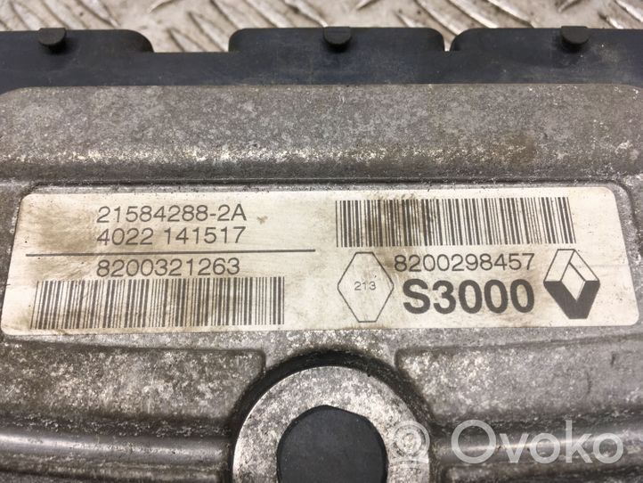 Renault Megane II Sterownik / Moduł ECU 215842882A