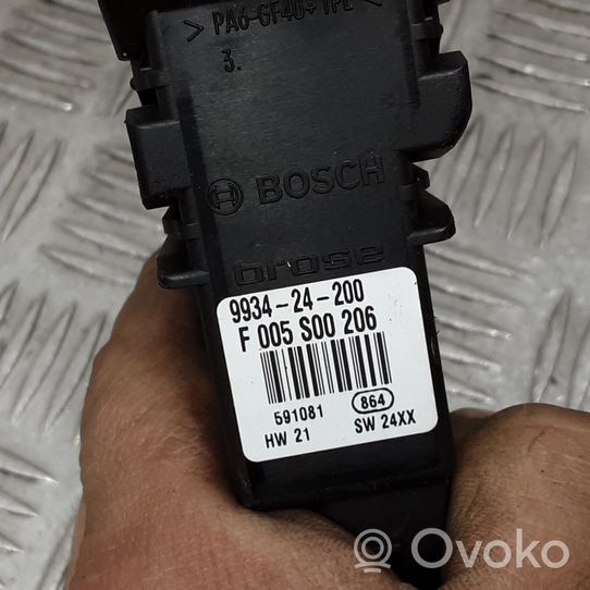 Volkswagen Jetta V Galinis varikliukas langų pakėlėjo 1K0959703F