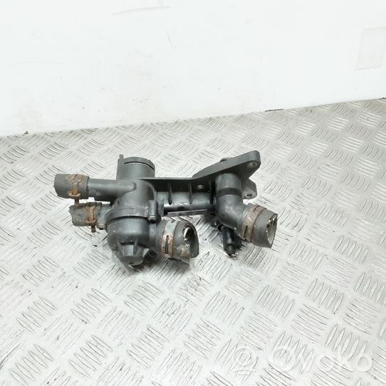 Volkswagen Polo Termostaatin kotelo 03C121111B