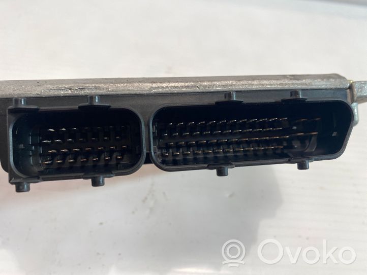 Audi A4 S4 B5 8D Variklio valdymo blokas 038906018FH