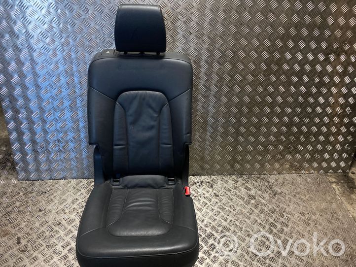 Audi Q7 4L Toisen istuinrivin istuimet 4L0010510