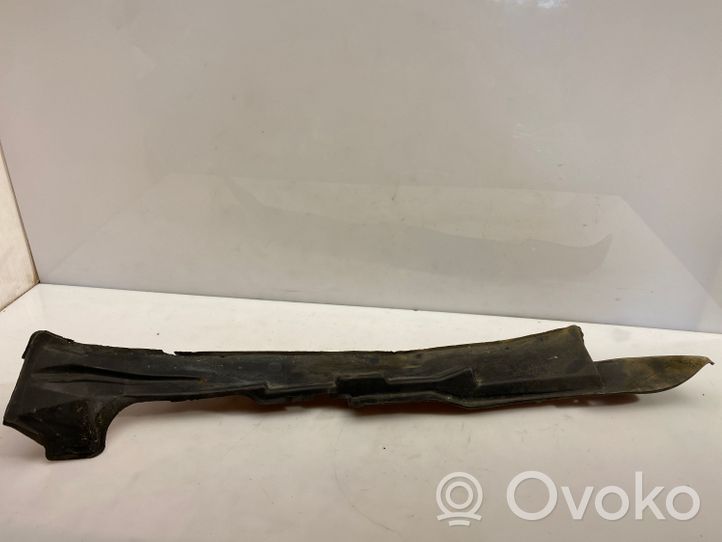 Audi A4 S4 B5 8D Rivestimento dell’estremità del parafango 8D0821112