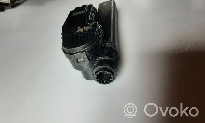 Audi A8 S8 D3 4E Ugello a spruzzo lavavetri per faro 4E0955965AA