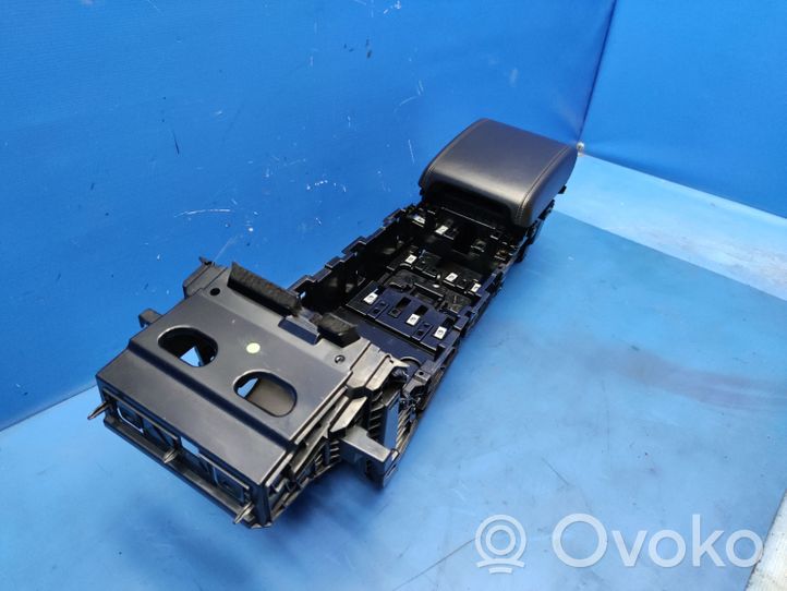 Jaguar XF Center console B070048800