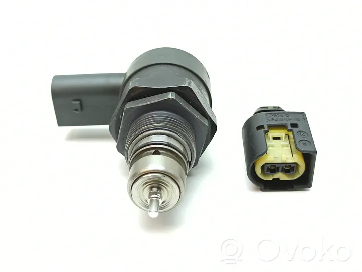 Mercedes-Benz E W211 Regolatore di pressione del carburante A6110780449