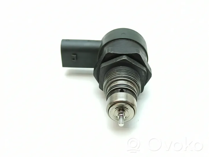 Mercedes-Benz E W211 Regolatore di pressione del carburante A6110780449