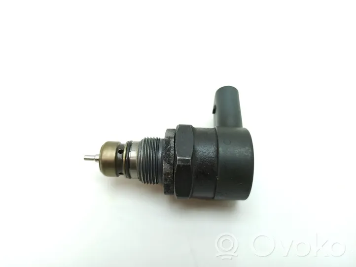 Mercedes-Benz E W211 Regolatore di pressione del carburante A6110780449