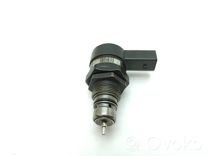 Mercedes-Benz E W211 Regolatore di pressione del carburante A6110780449