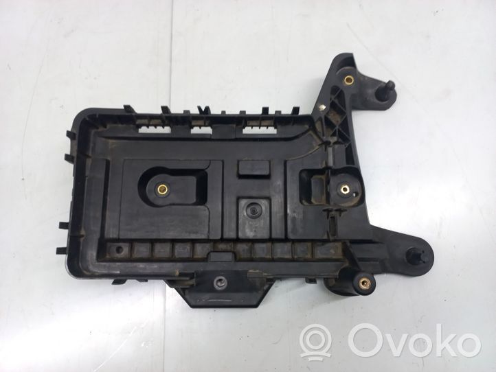 Volkswagen Jetta VI Batteriegestell 1K0915333