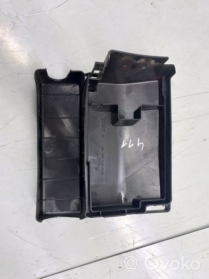 Volkswagen Jetta VI Fuse box cover 5C0937132B