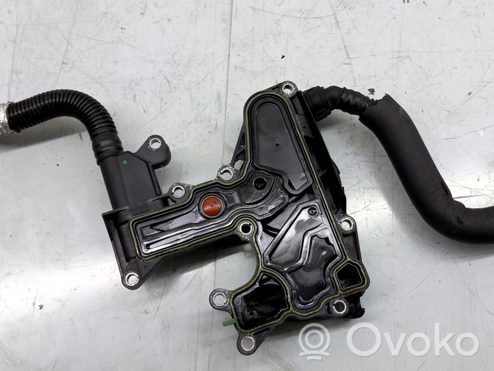 Volkswagen Golf VI Separatore dello sfiato dell’olio 06H103495E