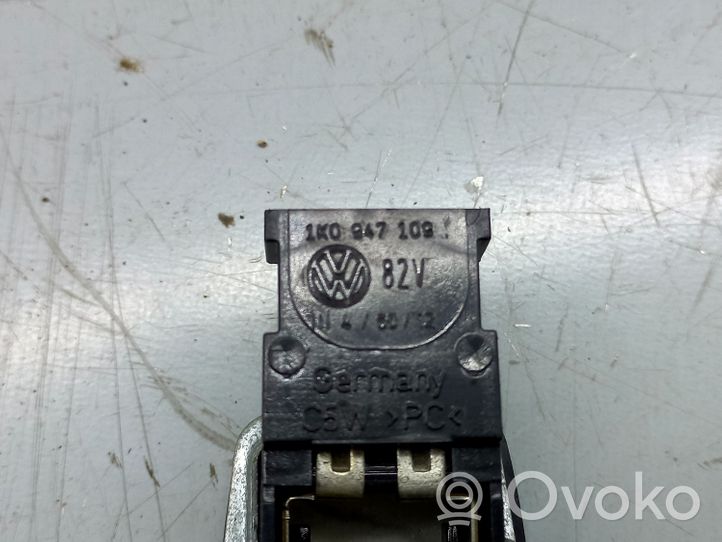 Volkswagen Golf VI Luce interna per portiera anteriore 1K0947109