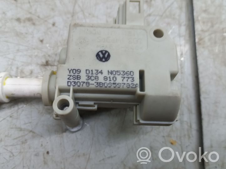 Volkswagen PASSAT CC Fuel tank cap lock motor 3C8810773