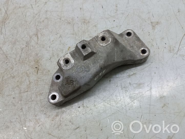 Volkswagen PASSAT B7 USA Supporto di montaggio scatola del cambio 1K0199117