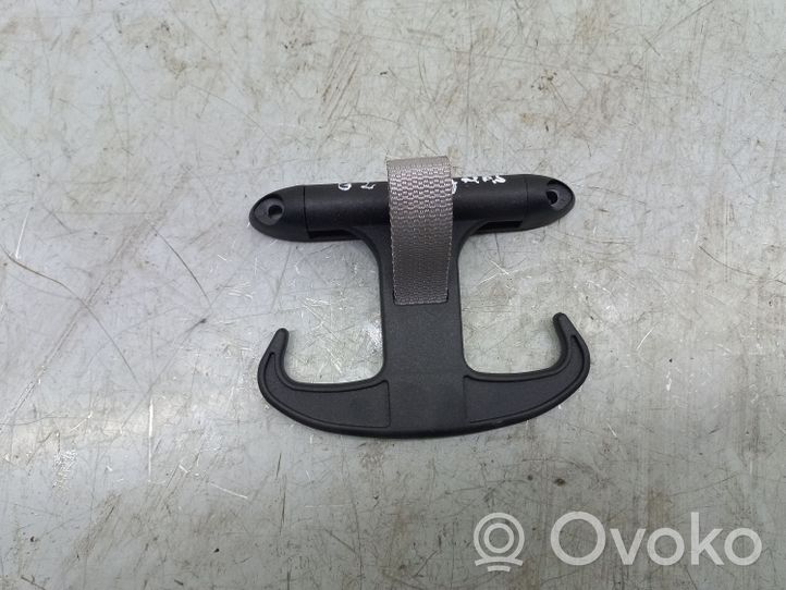 Volkswagen PASSAT CC Tie down hook / loop 1K5867615A