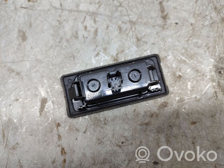 Volkswagen Jetta VI Lampa oświetlenia tylnej tablicy rejestracyjnej 3AF943021A