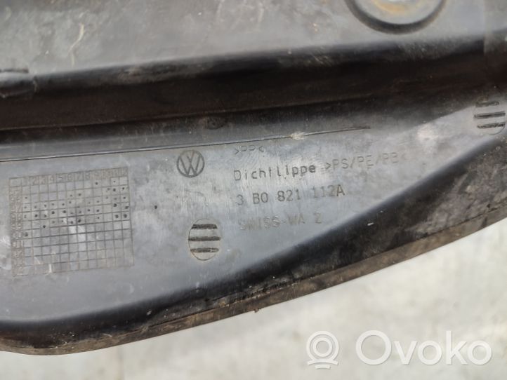 Volkswagen PASSAT B5 Lokasuojan päätylista 3B0821112A