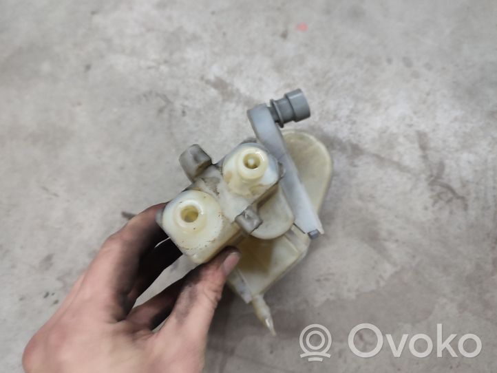 Opel Vectra C Réservoir de liquide de frein 32067069