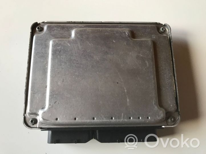 Volkswagen Sharan Calculateur moteur ECU 038906019NA