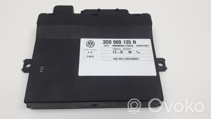 Volkswagen Touareg I Moduł / Sterownik systemu uruchamiania bezkluczykowego 3D0909135N