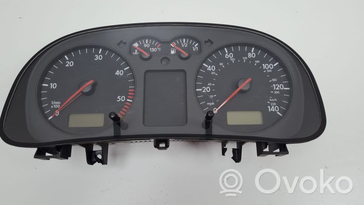 Volkswagen Golf IV Compteur de vitesse tableau de bord 1J0919931D