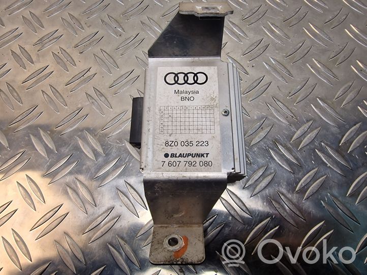 Audi A2 Garso stiprintuvas 8Z0035223