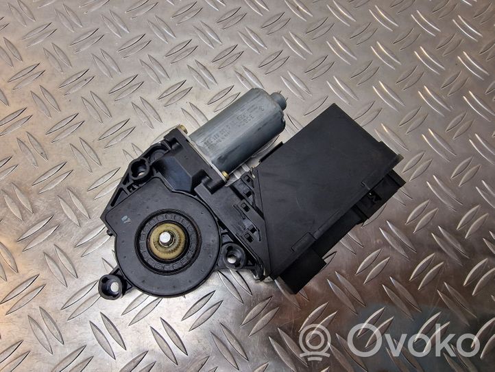 Volkswagen Touareg I Moteur de lève-vitre de porte avant 3D2959793A