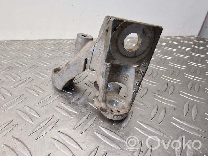 Audi A8 S8 D3 4E Supporto di montaggio scatola del cambio 4E0399113AE