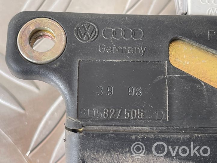 Audi A4 S4 B5 8D Blocco/chiusura/serratura del portellone posteriore/bagagliaio 8D5827505