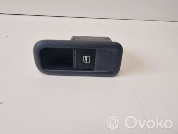 Skoda Roomster (5J) Interruttore di controllo dell’alzacristalli elettrico 5J0867435