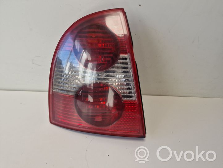 Volkswagen PASSAT B5.5 Lampa tylna 28409014