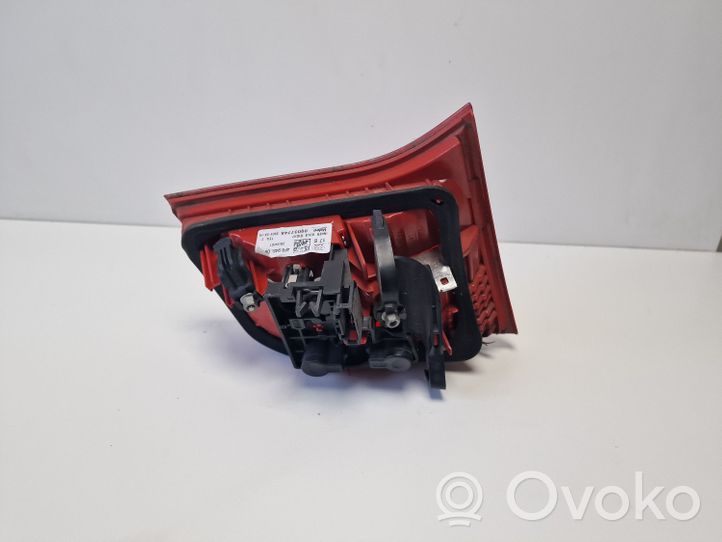 Audi A6 S6 C6 4F Lampy tylnej klapy bagażnika 4F9945094B