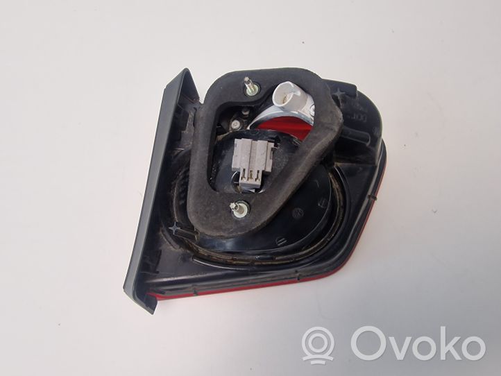 Volkswagen Tiguan Lampy tylnej klapy bagażnika 5N0945093C