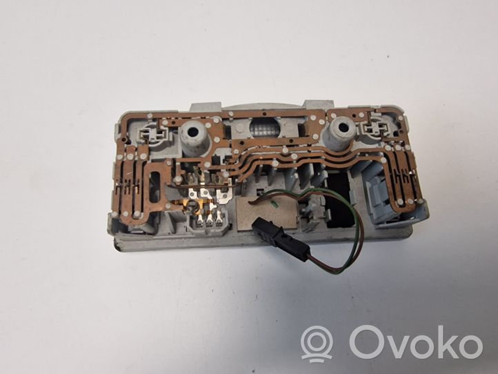 Volkswagen PASSAT B5.5 Illuminazione sedili anteriori 1U0947105B