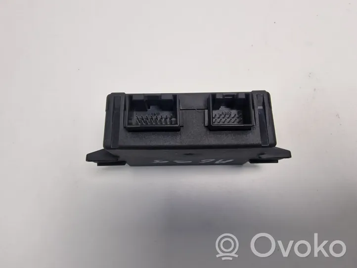 Audi A6 S6 C5 4B Pysäköintitutkan (PCD) ohjainlaite/moduuli 4B0919283
