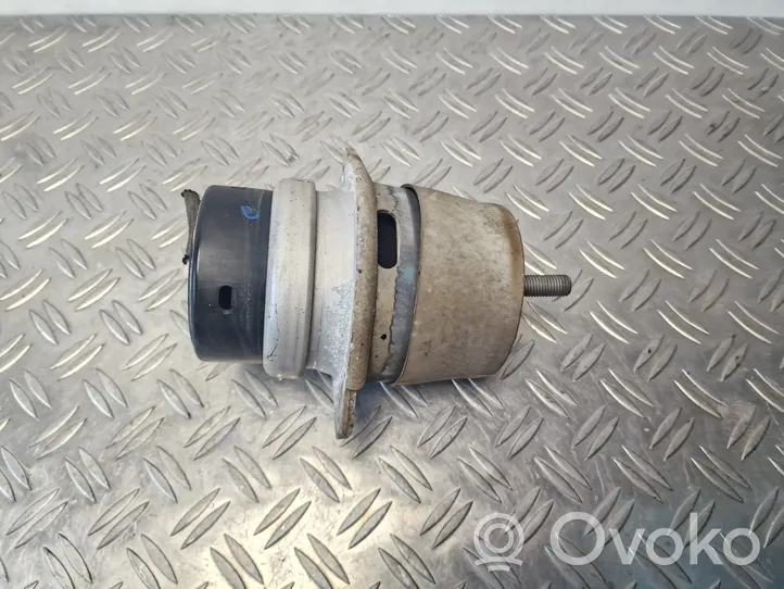 Volkswagen Touareg II Supporto di montaggio del motore 7L8199131F