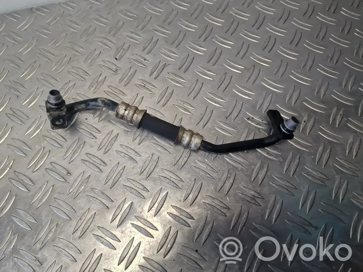 Volkswagen Touareg II Tubo flessibile del radiatore dell’olio del cambio 7P0317824