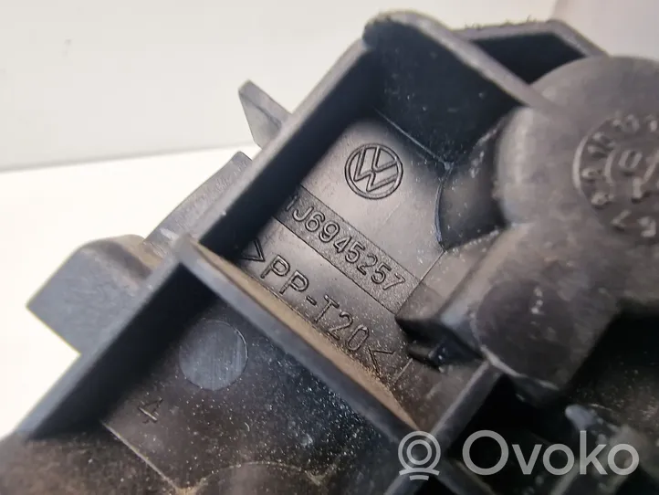 Volkswagen Golf IV Porte ampoule de feu arrière 1J6945257