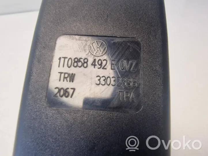 Volkswagen Touran I Klamra środkowego pasa bezpieczeństwa fotela tylnego 1T0858492E