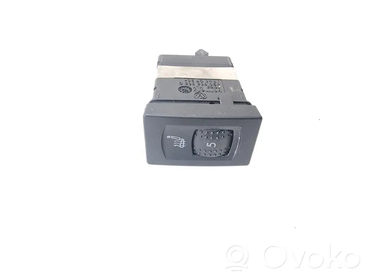 Volkswagen PASSAT B5.5 Seat heating switch 3B0963563G