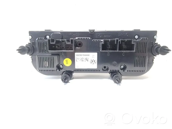 Volkswagen PASSAT B8 Ilmastoinnin ohjainlaite 5G0907044AK