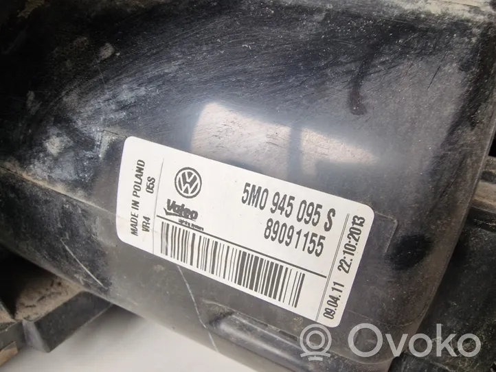 Volkswagen Golf Plus Aizmugurējais lukturis virsbūvē 5M0945095S