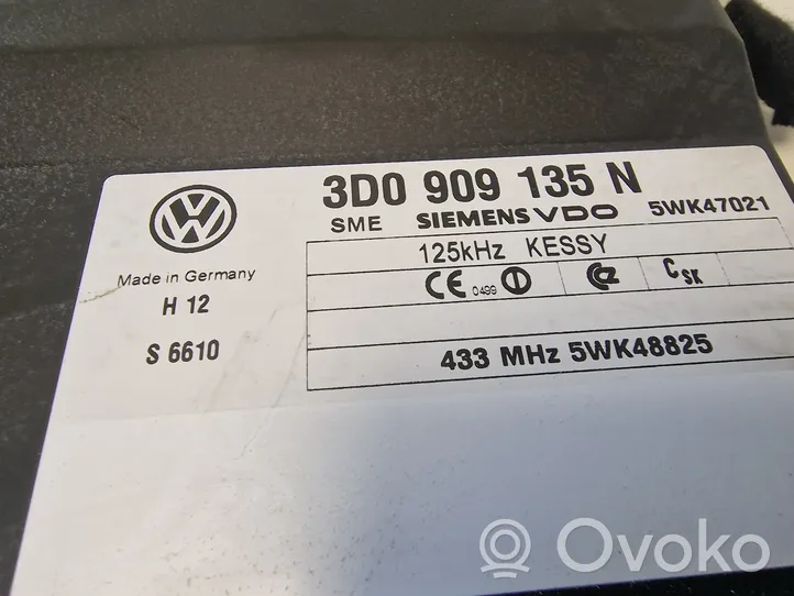 Volkswagen Touareg I Oven keskuslukituksen ohjausyksikön moduuli 3D0909135N