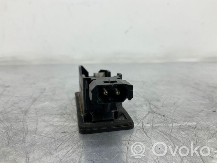 BMW 5 E60 E61 Lampa oświetlenia tylnej tablicy rejestracyjnej 165646