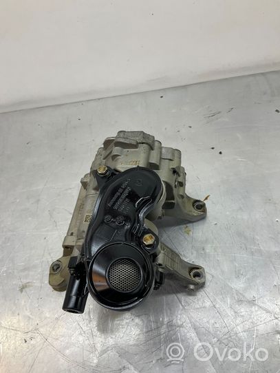 BMW 5 G30 G31 Tepalo siurblys 7624135