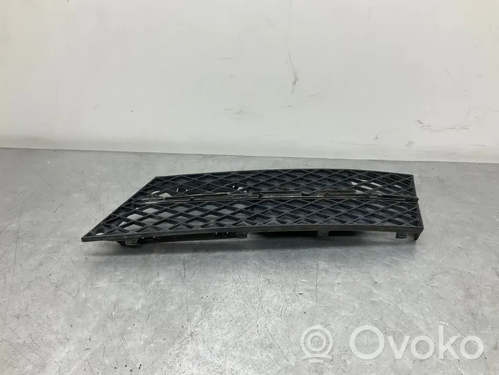 BMW 5 E60 E61 Grille inférieure de pare-chocs avant 7178097