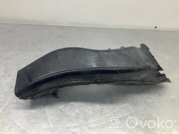 BMW 3 E92 E93 Oro paėmimo kanalo detalė (-ės) 8047409