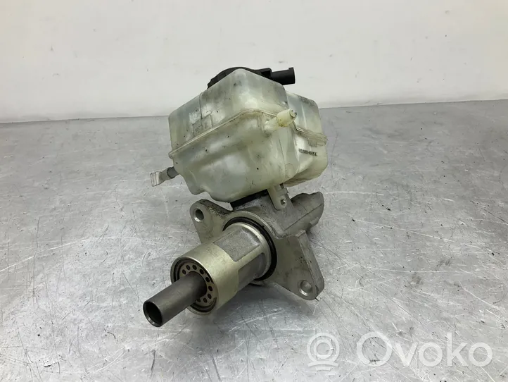 BMW 3 E90 E91 Brake fluid reservoir 