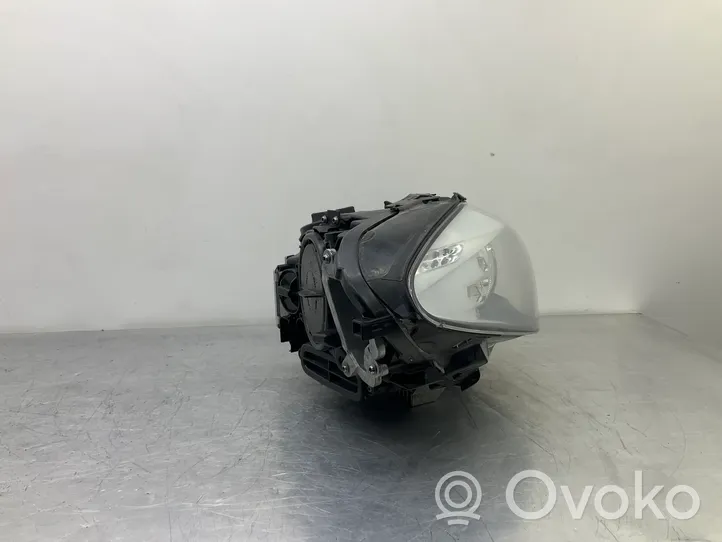 BMW 5 F10 F11 Lampa przednia 7203256